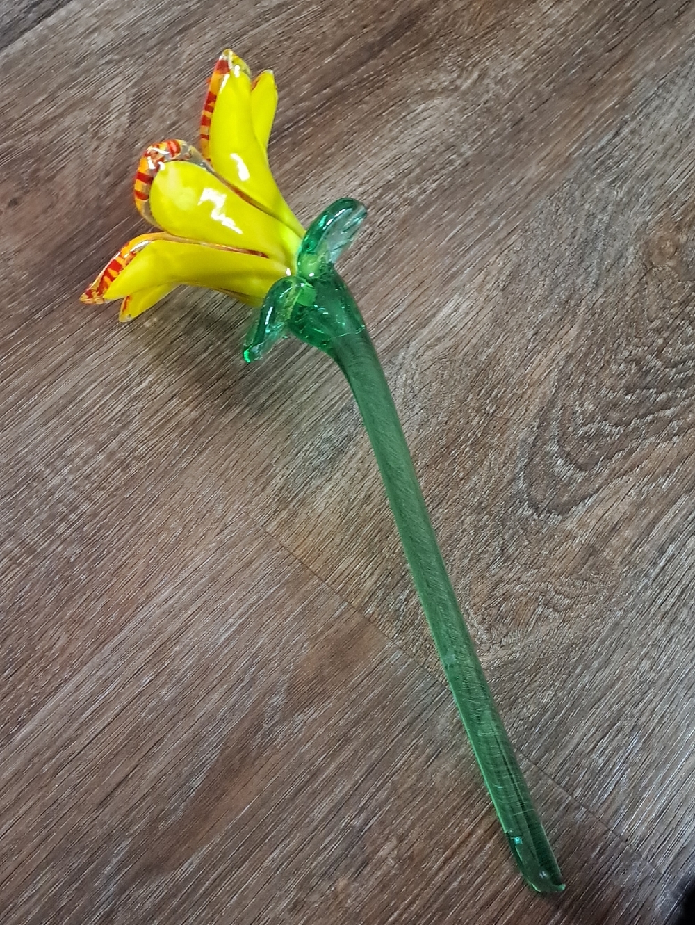 Vintage Glass Flower - Picture 3 of 8